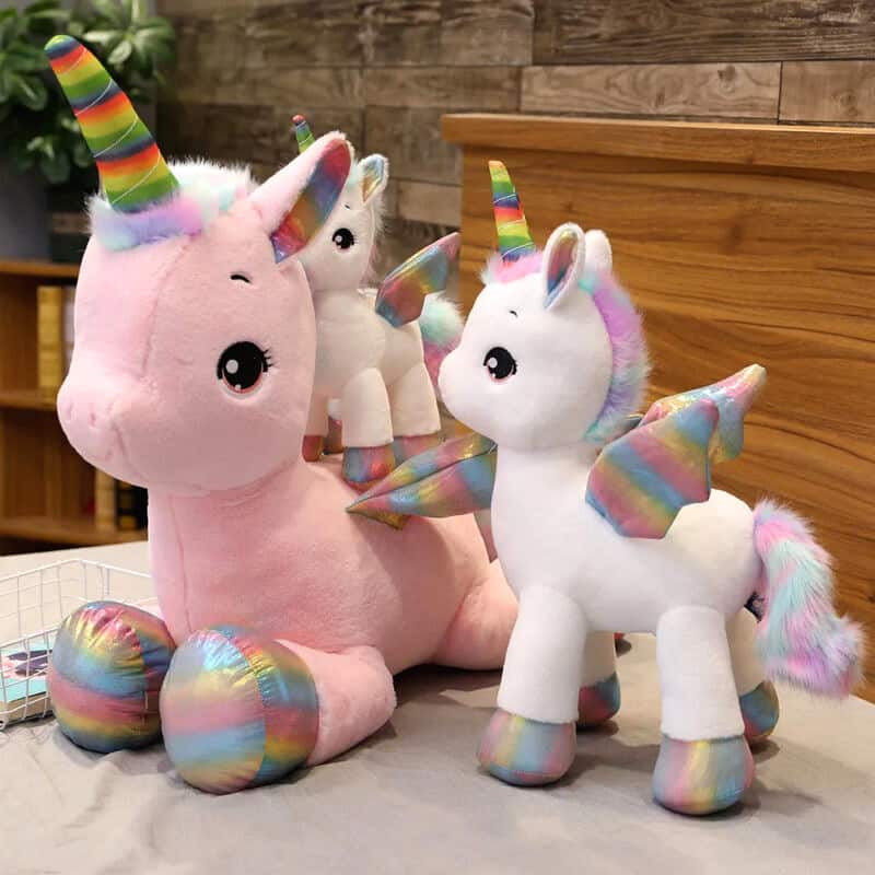 Peluche licorne arc-en-ciel, jouet doux pour enfants.